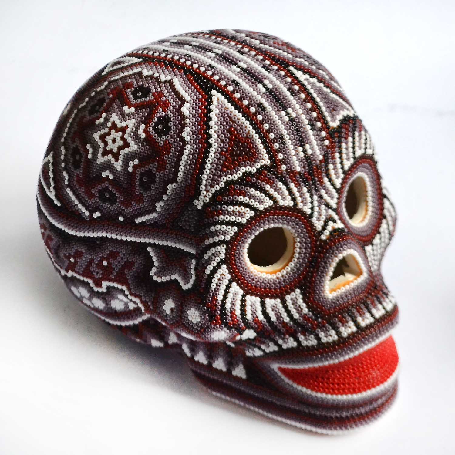 Totenkopf mit Perlen (LM)