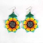 Jeu de boucles d'oreilles (Chaquira)