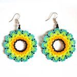 Jeu de boucles d'oreilles (Chaquira)