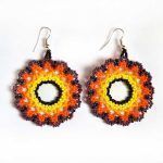 Set of earrings (Chaquira)
