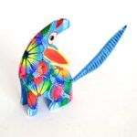 Alebrije de madera.- Lobo pintado artesanalmente
