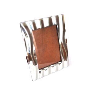 Portrait of pewter - Wave pattern