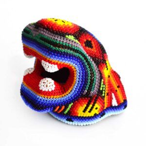Tête de jaguar avec art Huichol