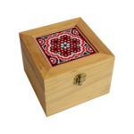 Boîte avec panneau à perles Huichol